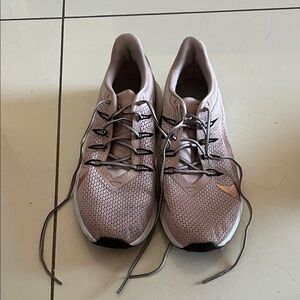 Nike Women's Athletic Shoes - Light Pink